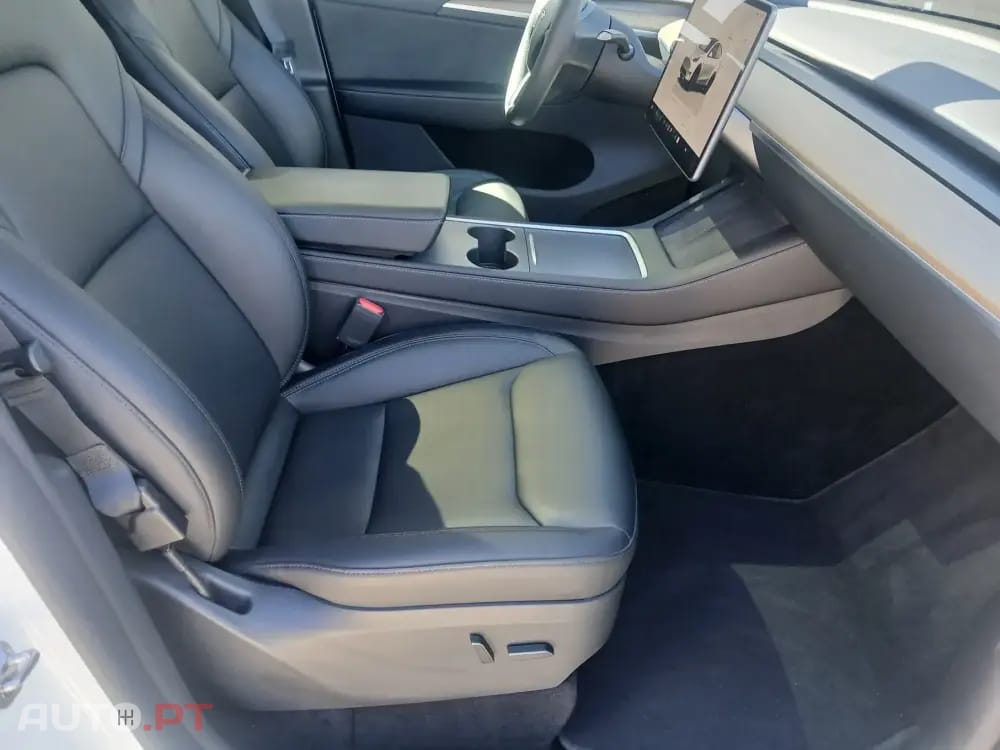 Tesla Model Y Performance Dual Motor AWD