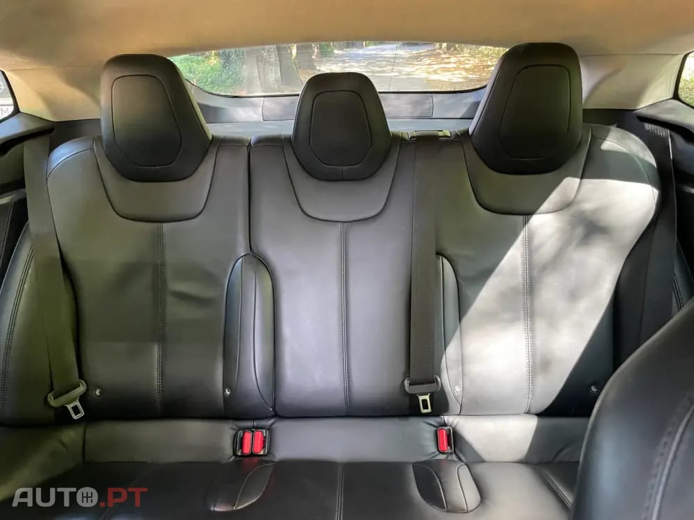 Tesla Model S 90D
