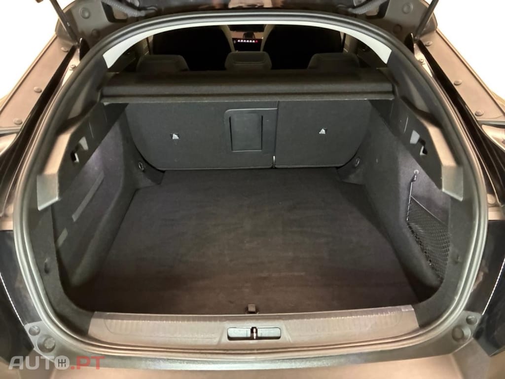 Peugeot 408 Hybrid Allure e-DCS6