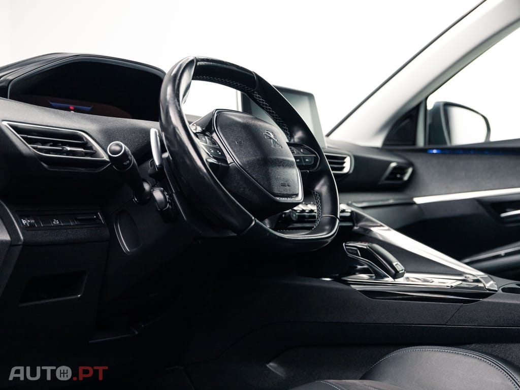 Peugeot 3008 1.5 BlueHDi Crossway EAT8