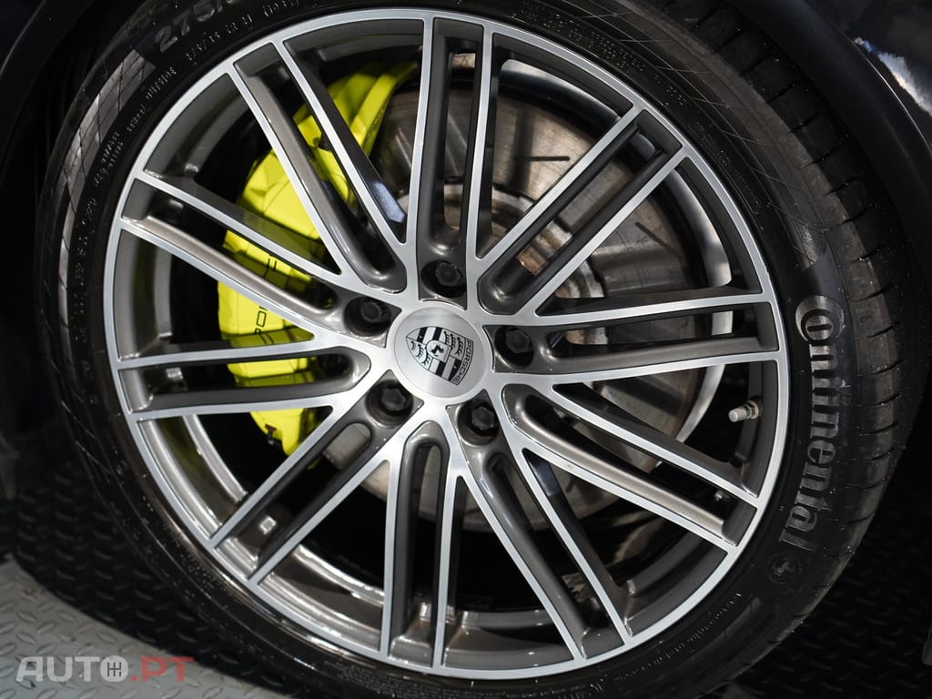 Porsche Panamera 4 E-Hybrid