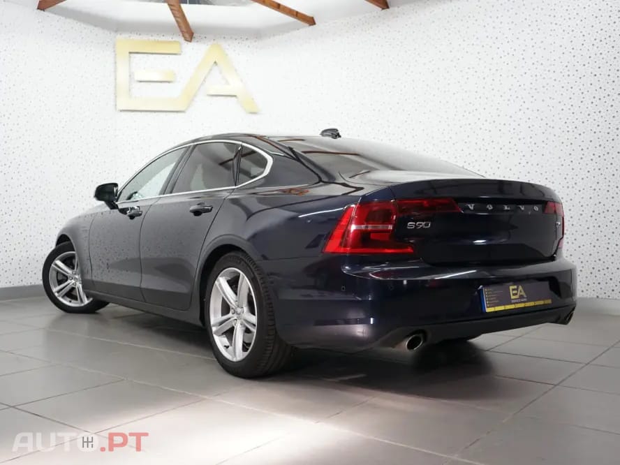 Volvo S90 2.0 D5 Momentum AWD Geartronic
