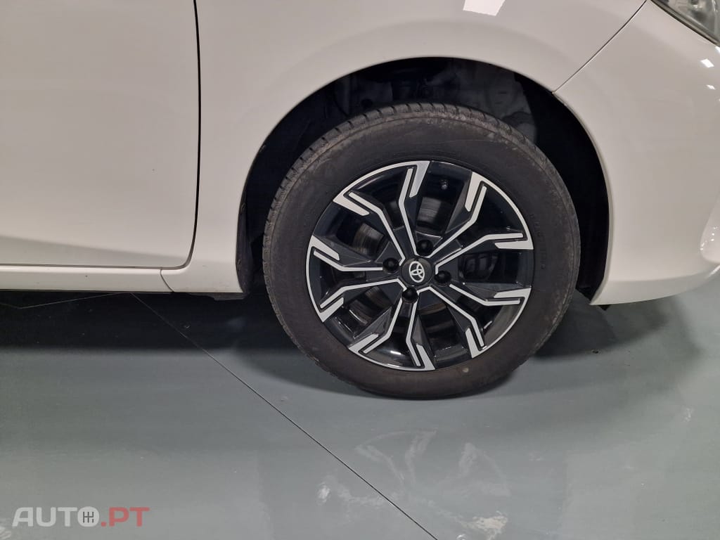 Toyota Yaris BIZZ 1.4 D-4D 90CV IVA DEDUTIVEL
