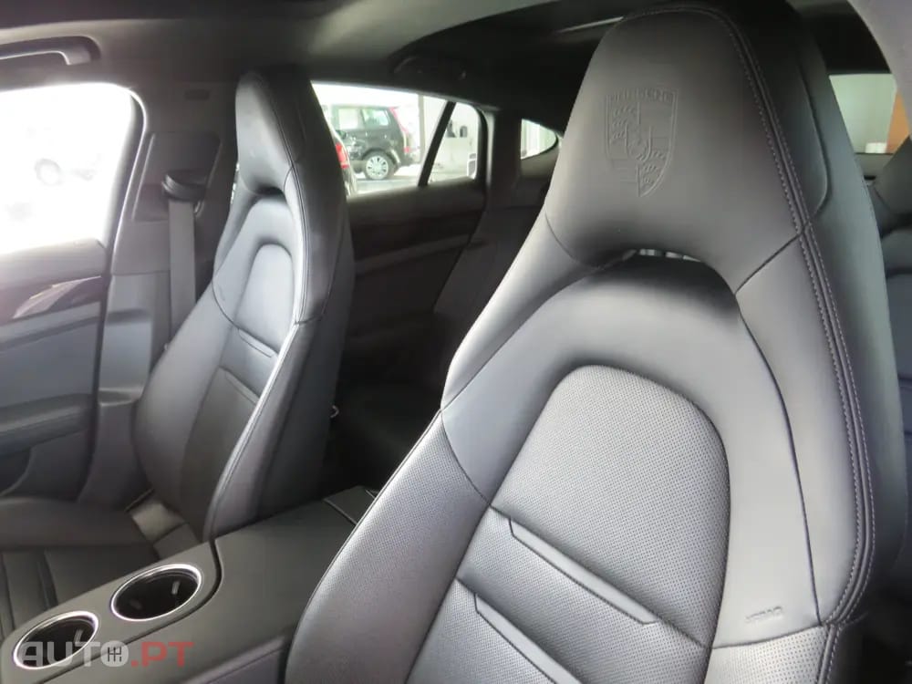 Porsche Panamera 4 E-Hybrid