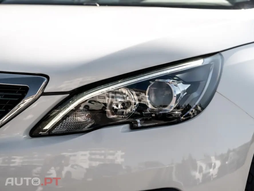 Peugeot 308 1.5 BlueHDi Business Line
