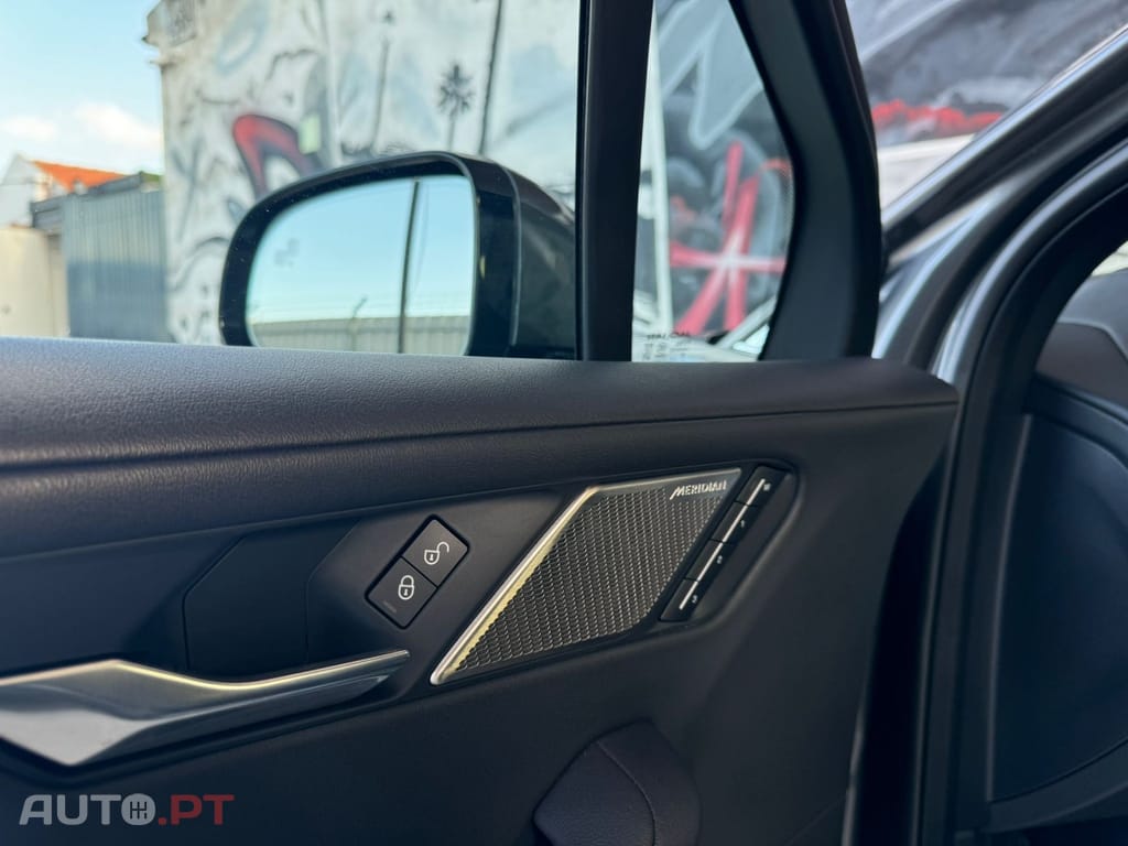 Jaguar I-Pace EV400 AWD SE