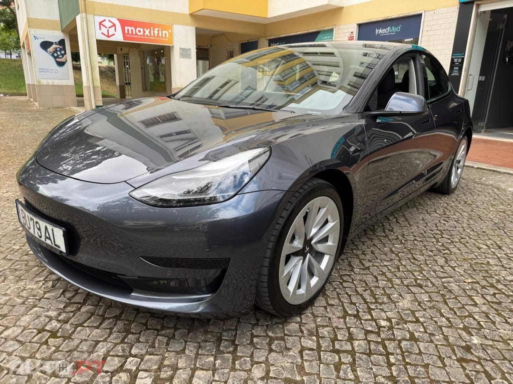 Tesla Model 3 Tração Traseira