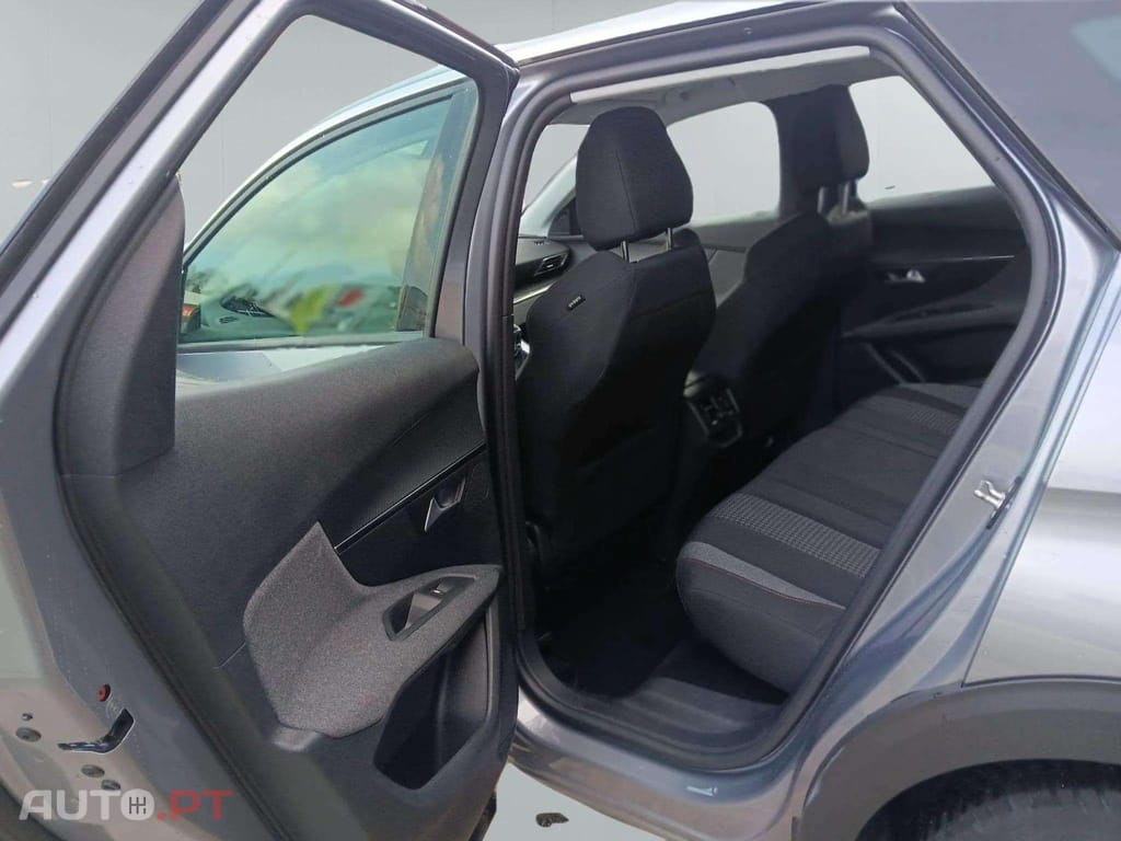 Peugeot 3008 1.2i Active BUSINESS