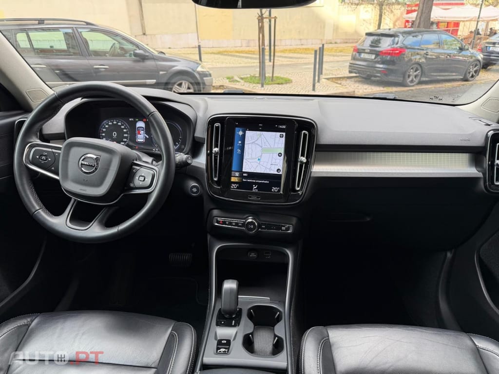 Volvo XC40 T5 Recharge DKG Essential
