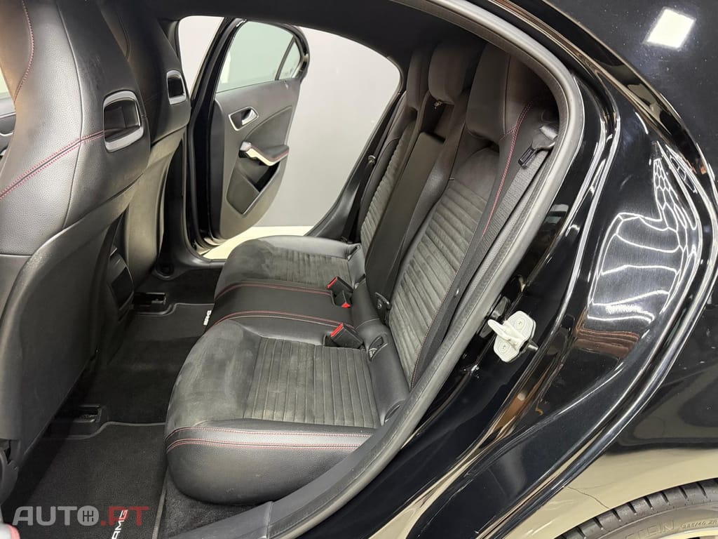 Mercedes-Benz A 180 AMG Line