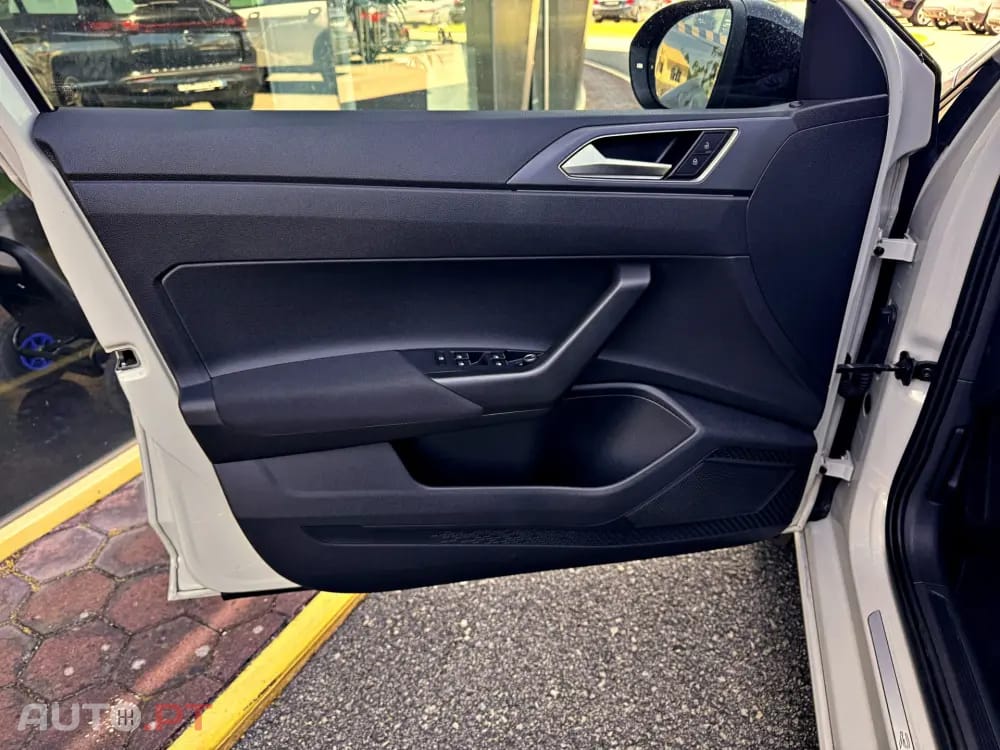 Volkswagen Taigo 1.0 TSI R-Line DSG