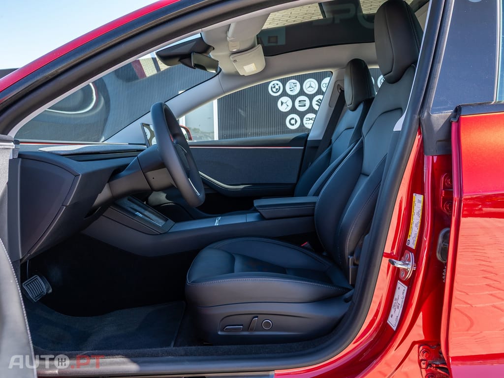 Tesla Model 3 Tração Traseira