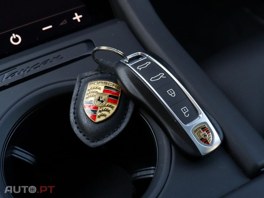 Porsche Taycan Standard