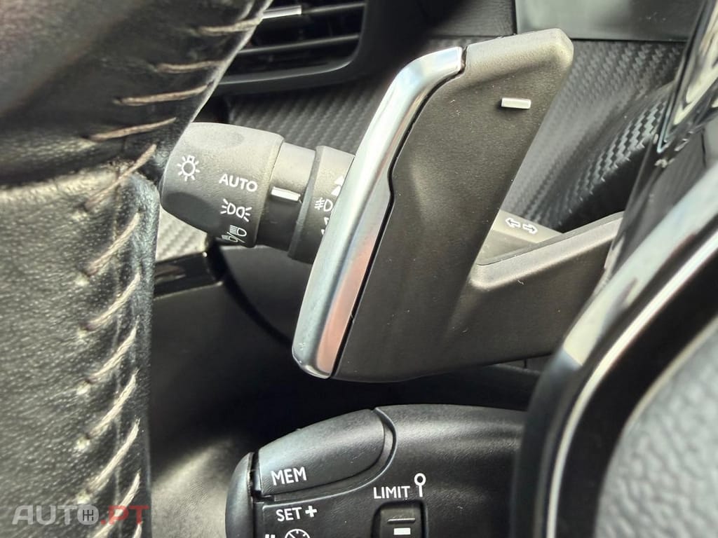 Peugeot 2008 1.5 BlueHDi Allure EAT8