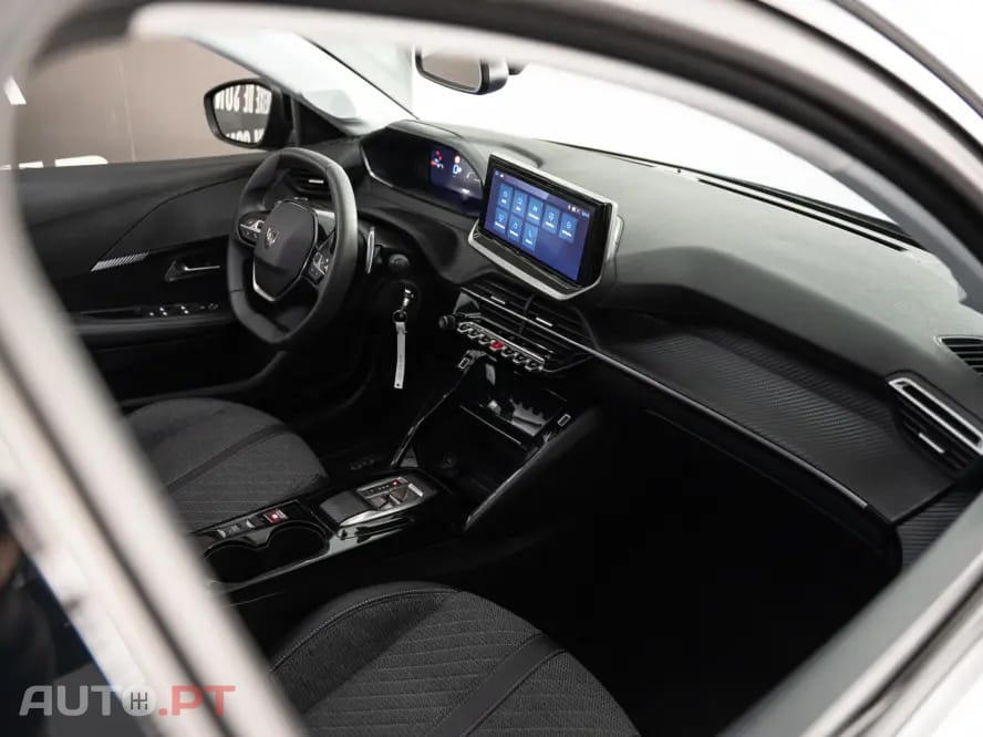Peugeot 208 1.2 Hybrid Allure e-DCS6