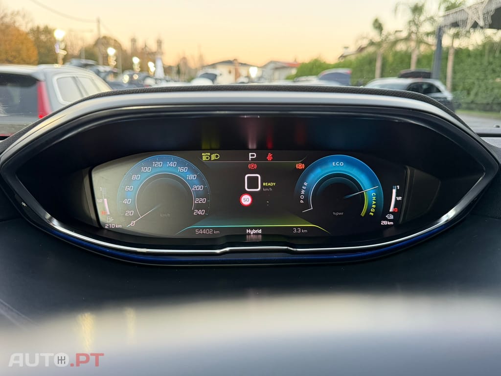 Peugeot 3008 1.6 Hybrid Allure e-EAT8