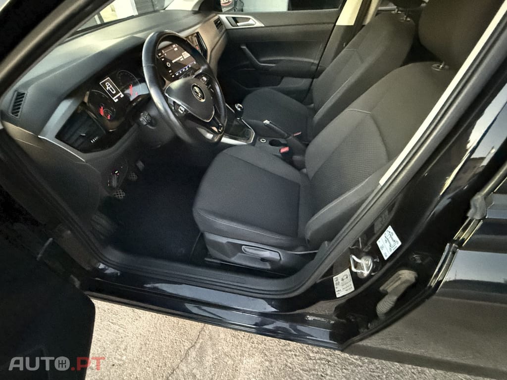 Volkswagen Polo 1.0 Confortline
