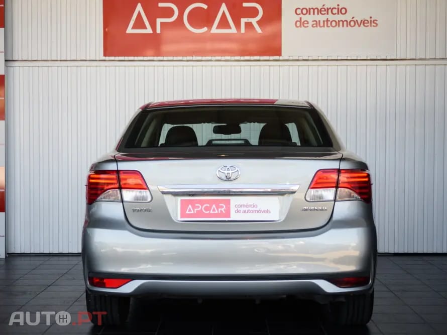 Toyota Avensis SD 2.0 D-4D Exclusive