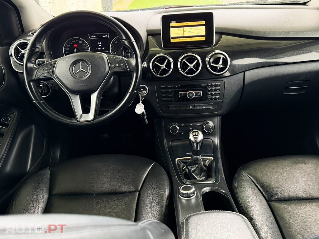 Mercedes-Benz B 180 Bluefficiency