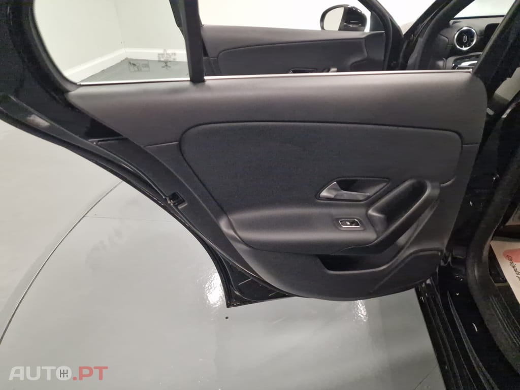 Mercedes-Benz A 250 E STYLE PLUS Hibrido Plug-In