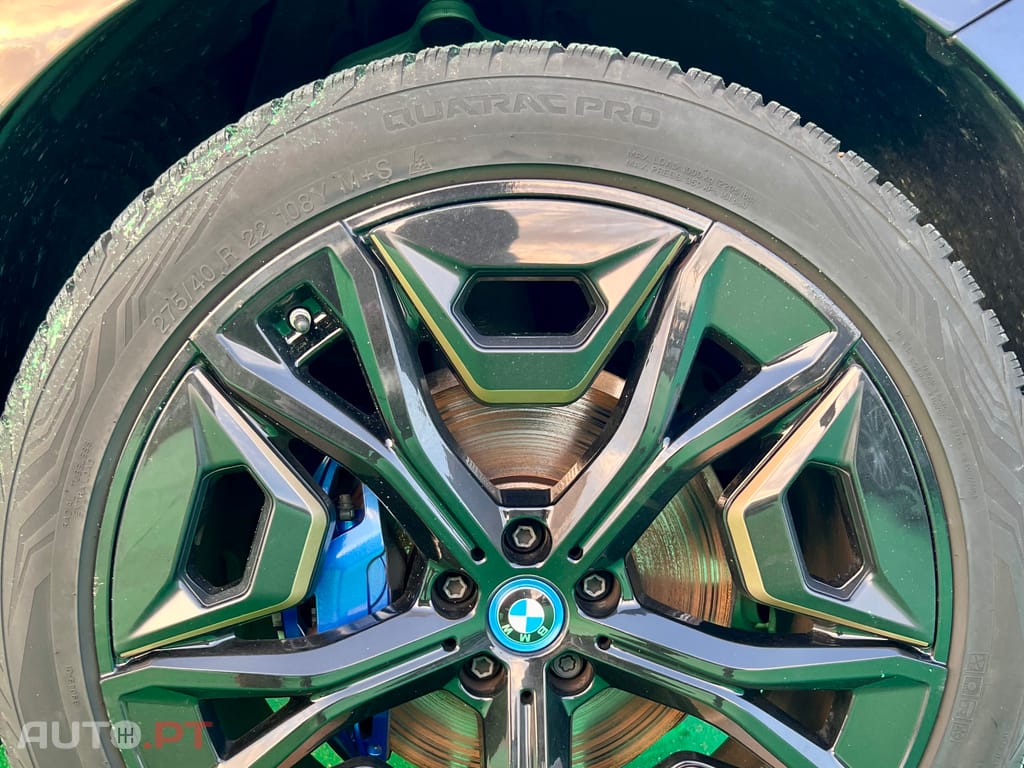 BMW iX XDrive 40