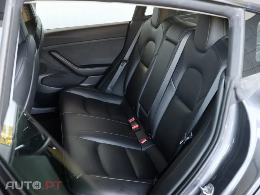 Tesla Model 3 Standard Range Plus RWD