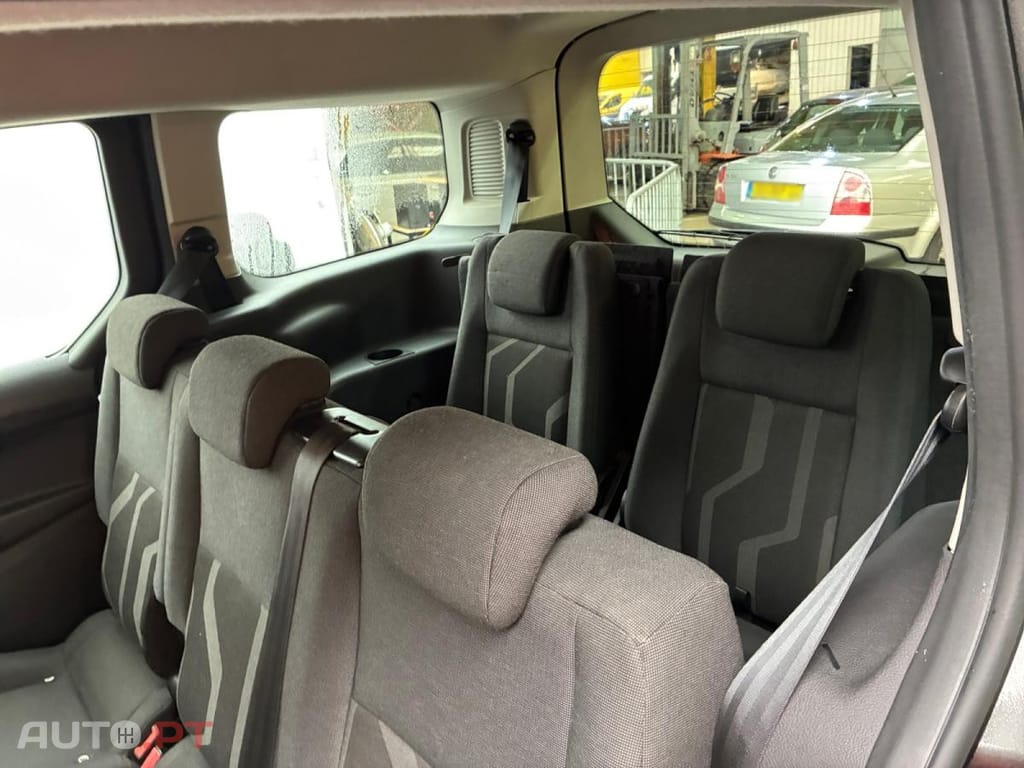 Ford Tourneo Grand 1.5TDCi Trend