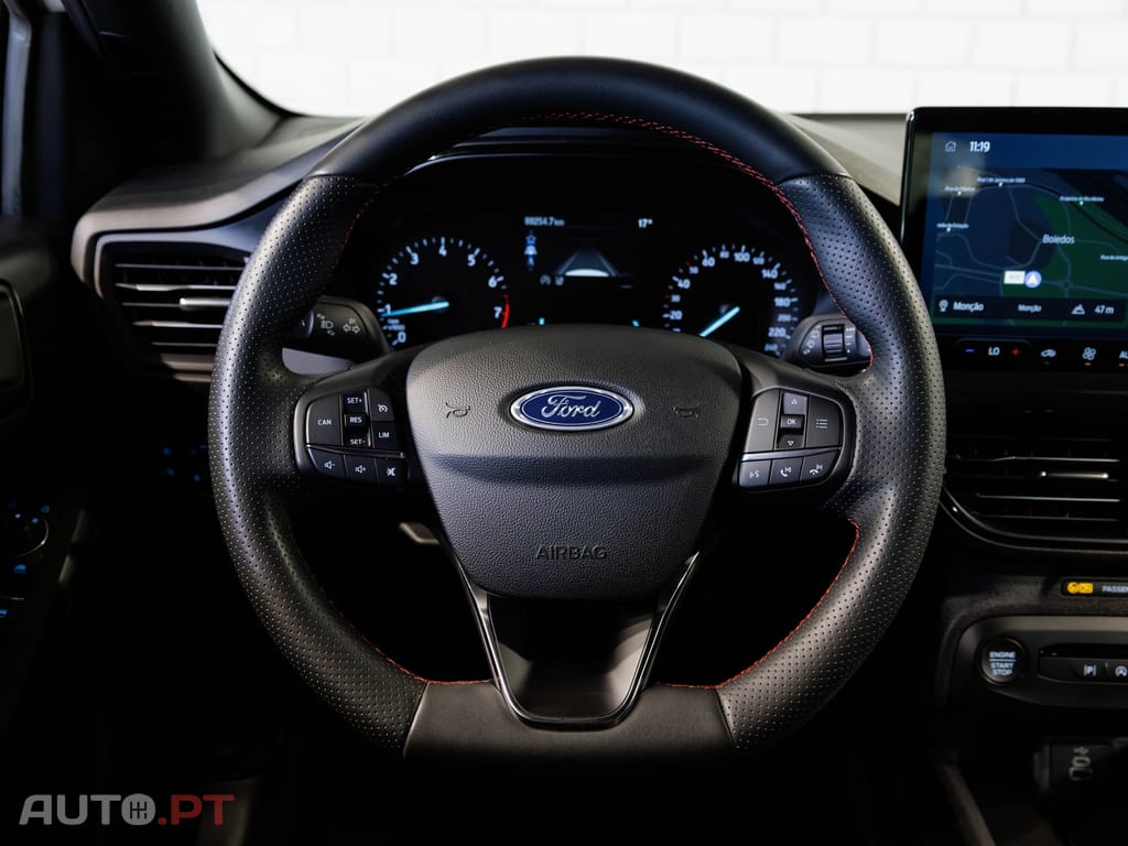 Ford Focus 1.0 EcoBoost MHEV ST-Line