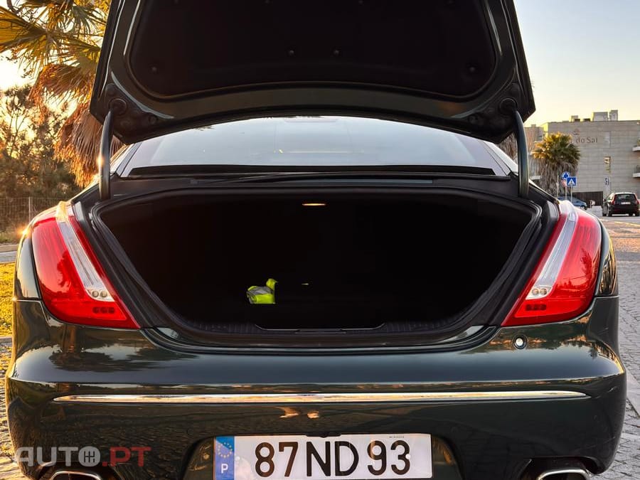 Jaguar XJ 3.0 v6 premium luxury