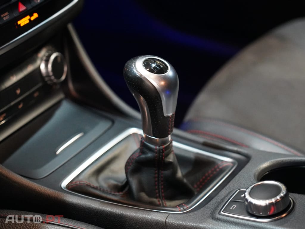 Mercedes-Benz CLA 200 d AMG Line