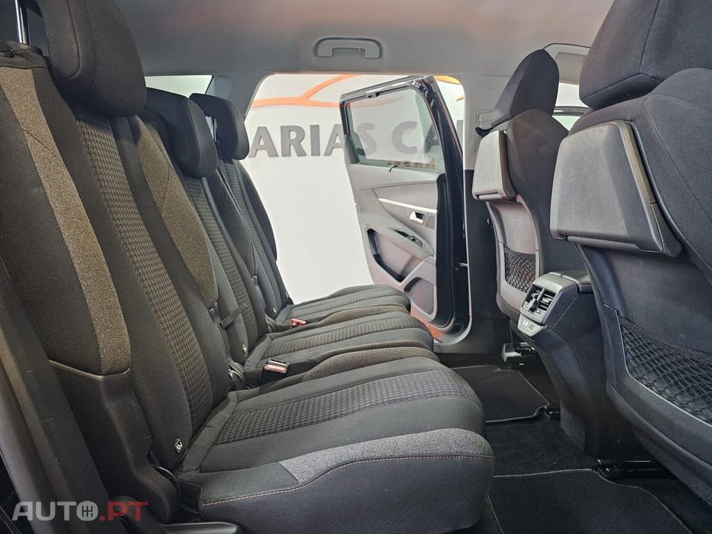 Peugeot 5008 1.2 PureTech Allure EAT8