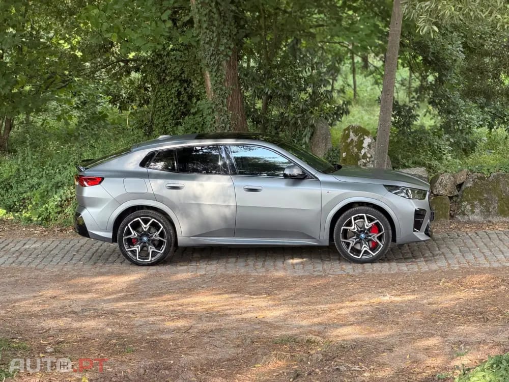 BMW iX2 xDrive30 Pack Desportivo M Pro