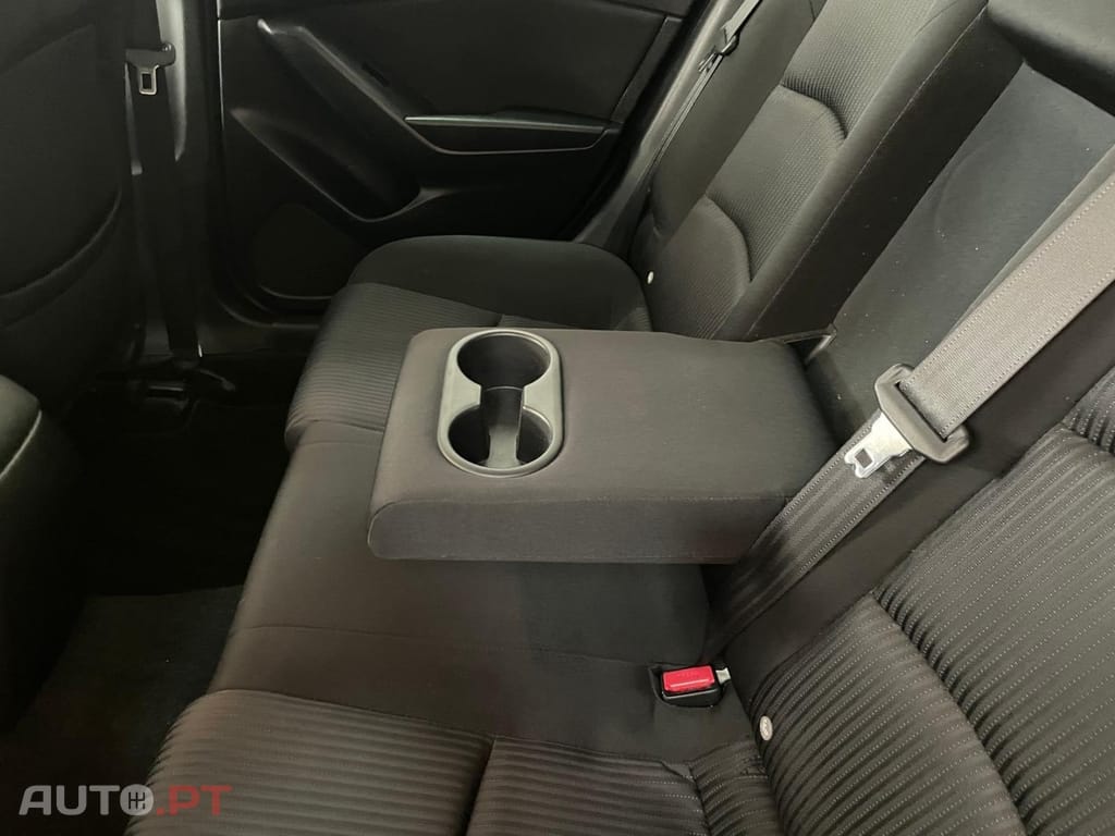 Mazda 3 1.5 Sky-D Evolve HS Navi