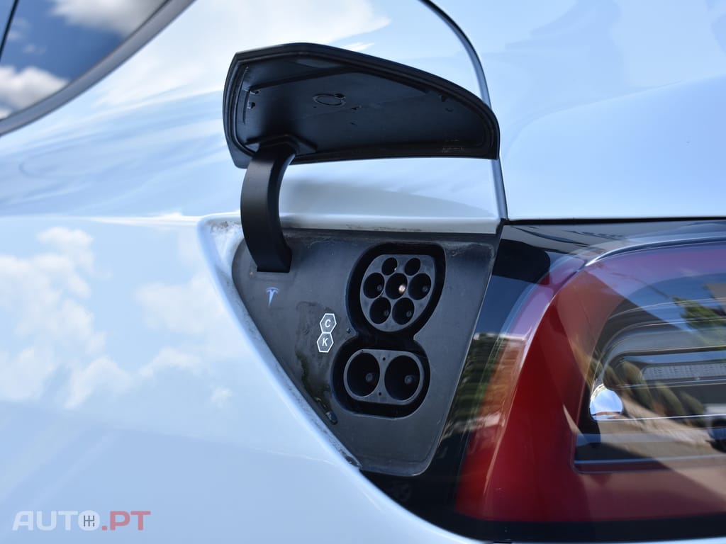 Tesla Model Y Performance Tração Integral