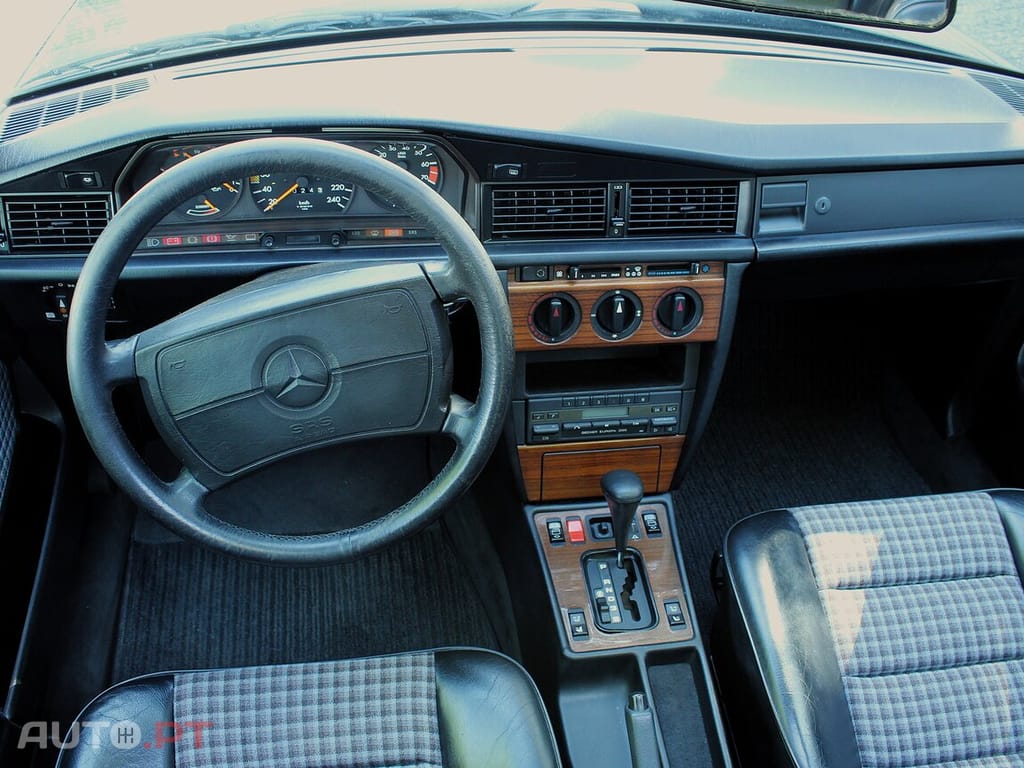 Mercedes-Benz 190 E 2.6