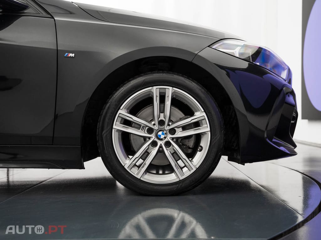 BMW 118 i Pack Desportivo M Auto