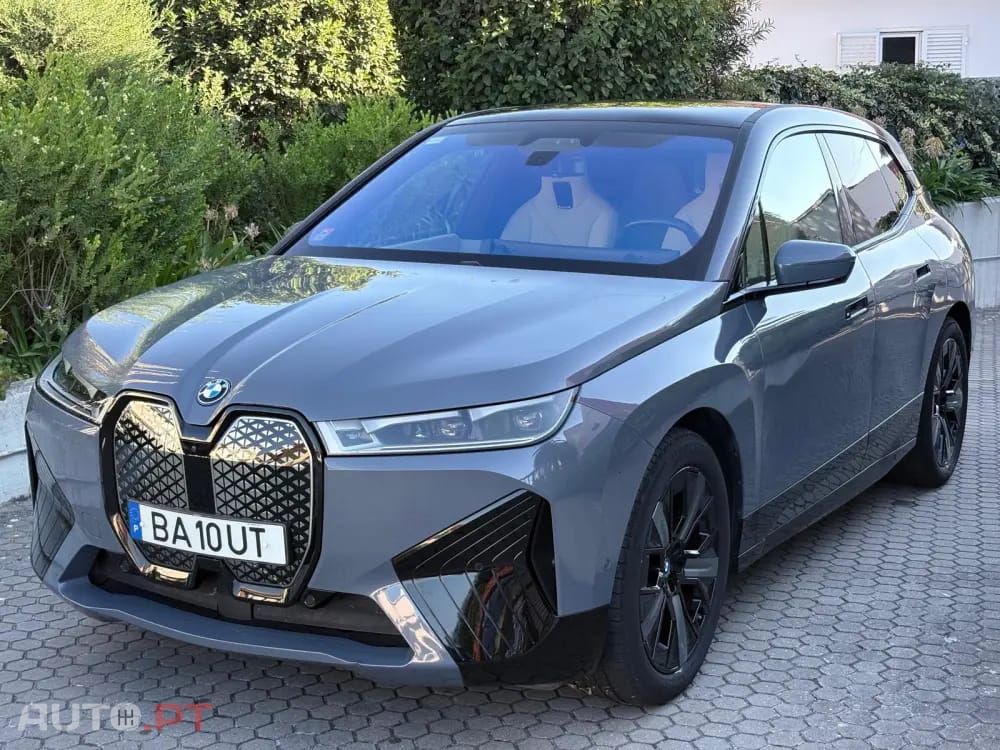BMW iX xDrive 50 Pack Desportivo