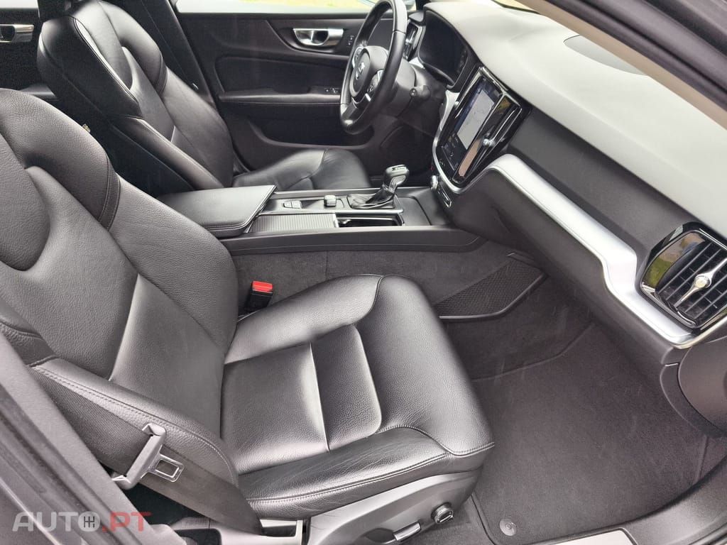 Volvo V60 2.0 D3 Momentum Geartronic