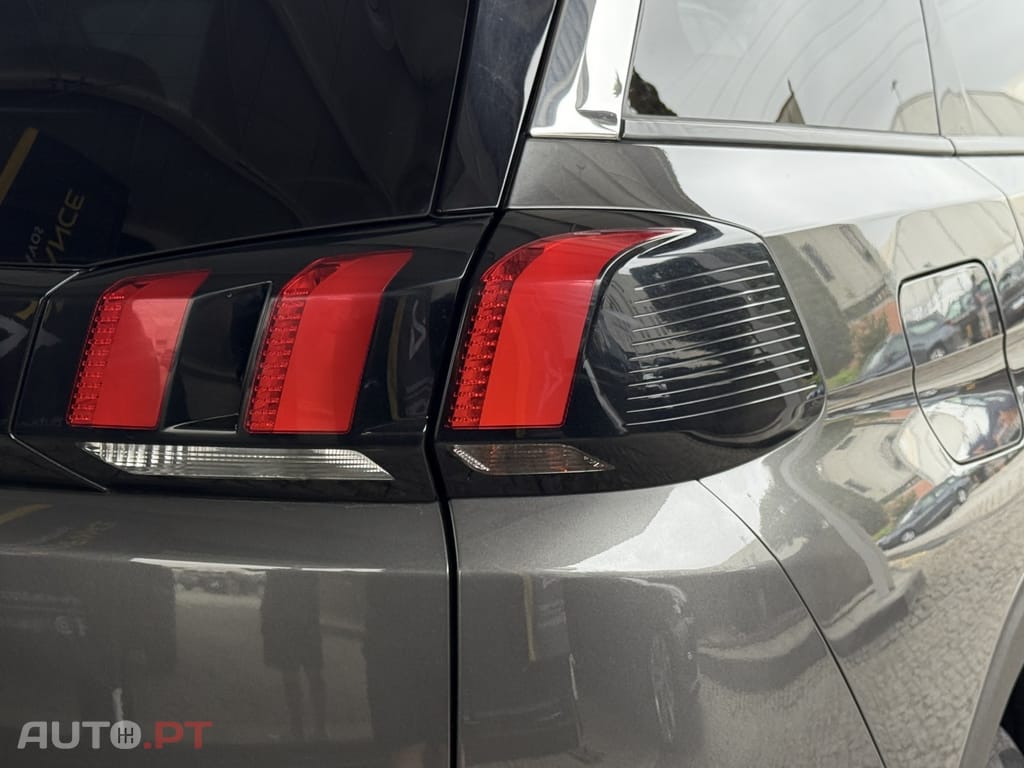Peugeot 5008 1.2 PureTech Allure EAT8
