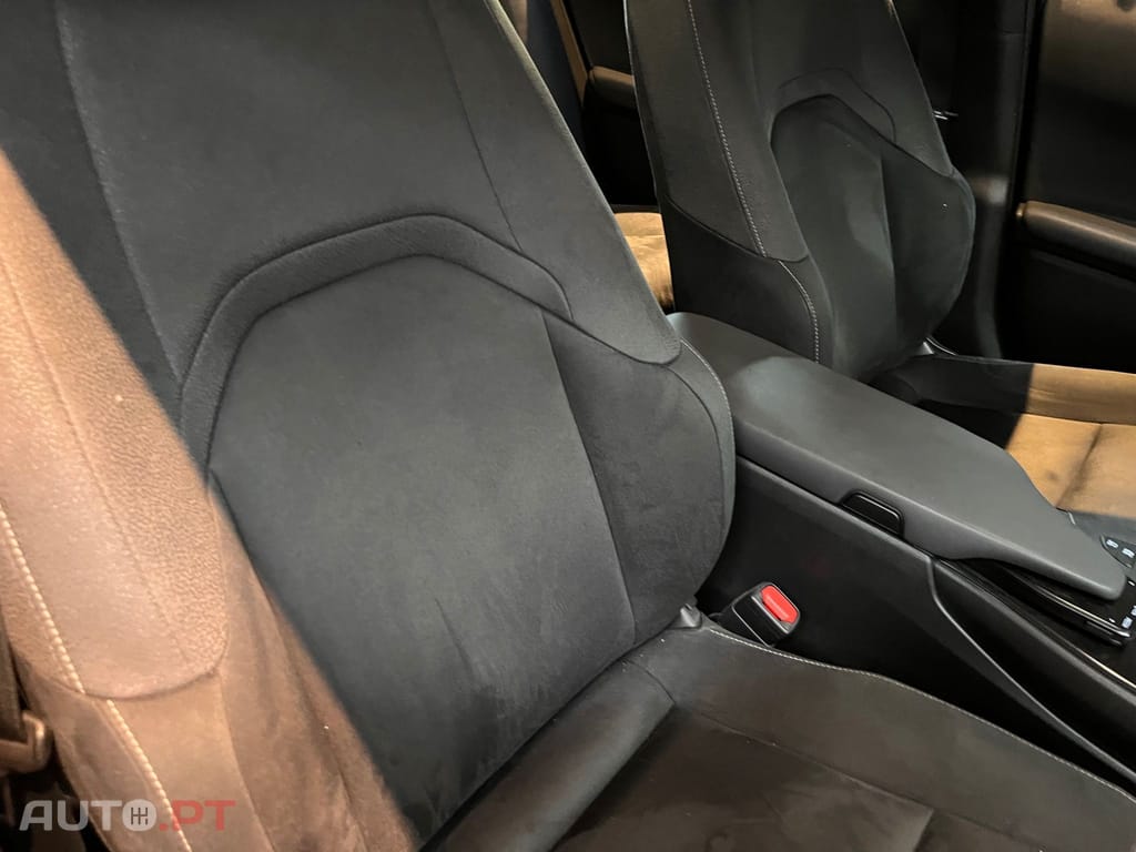 Lexus UX Business