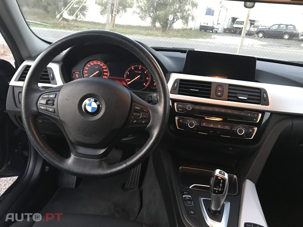 BMW 320 d Touring xDrive Ultimate Auto