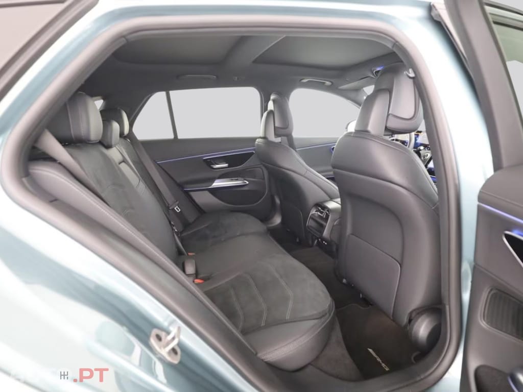 Mercedes-Benz E 300 de T AMG Pack Night I.V.A DEDUTIVEL 