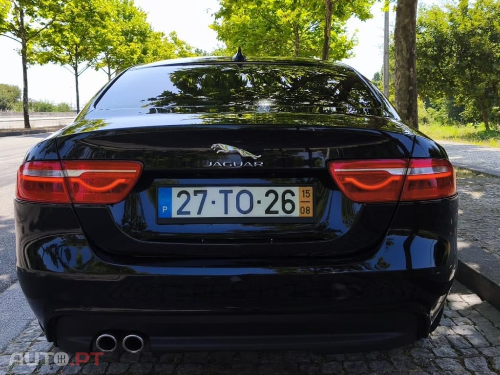 Jaguar XE 2.0 D Portfolio Aut.