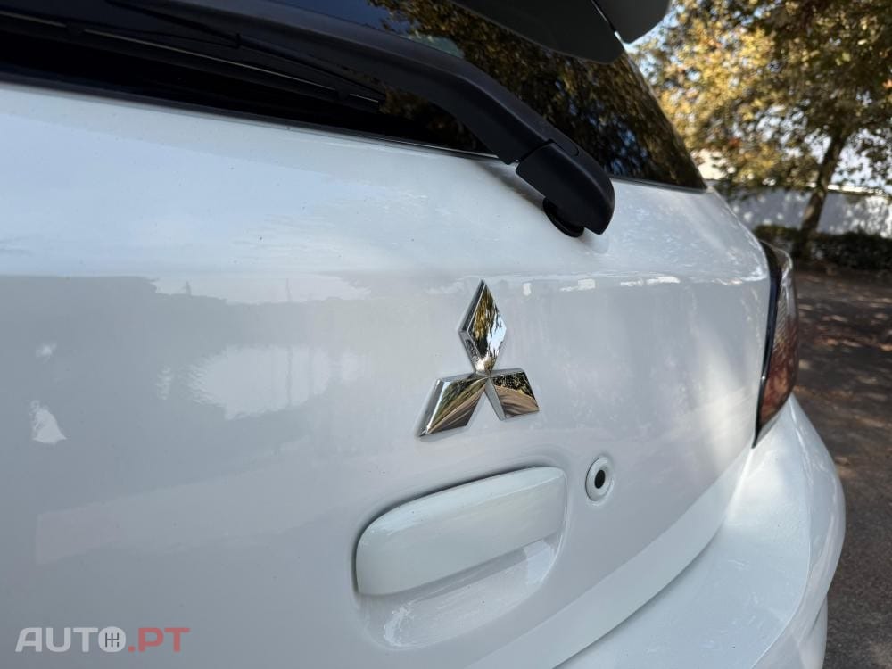 Mitsubishi Space Star 1.2 Intense Connect Edition