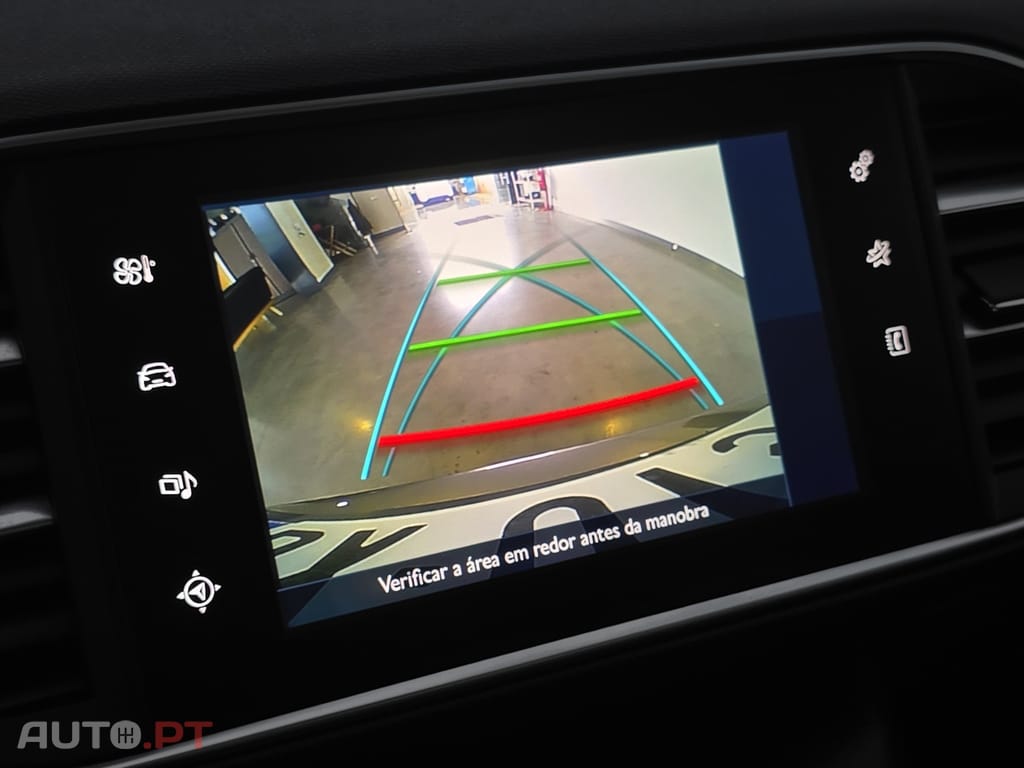 Peugeot 308 1.2 PureTech Allure Faróis Full LED