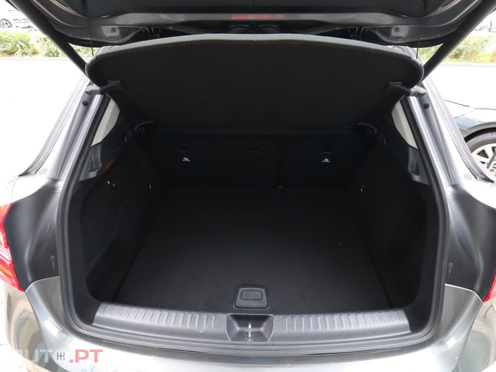 Mercedes-Benz GLA 180 (CDI) d 7G-DCT Urban