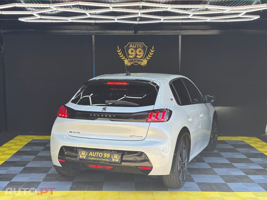 Peugeot E-208 50 kWh GT