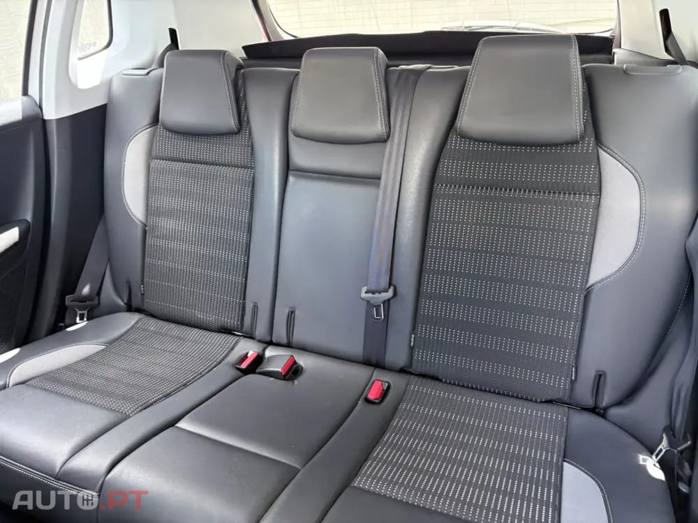Peugeot 2008 1.6 e-HDi Allure