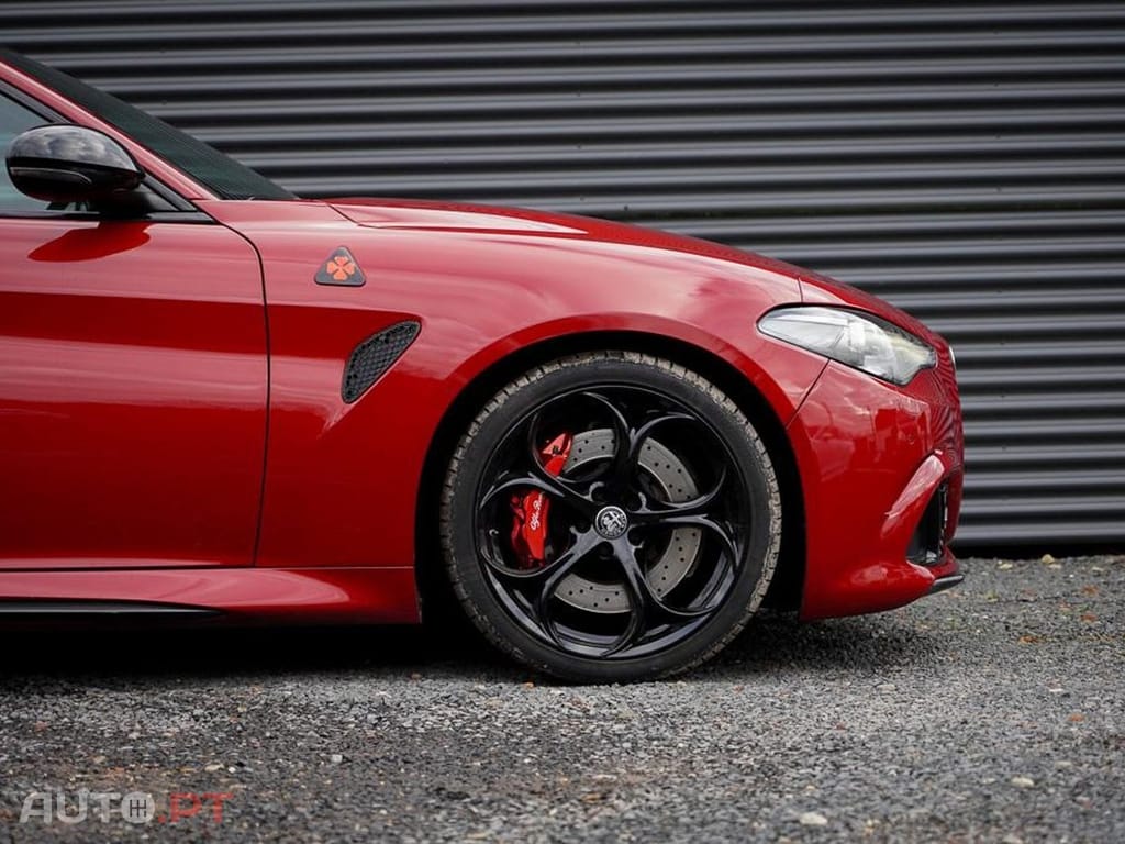 Alfa Romeo Giulia 2.9 V6 Bi-Turbo AT8 Quadrifoglio
