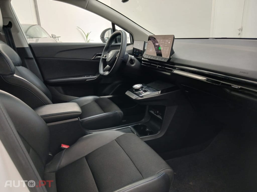 MG MG4 64 kWh Luxury